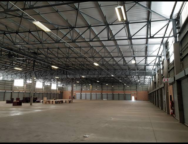 5,040M² WAREHOUSE TO LET IN COSMO BUSINESS PARK